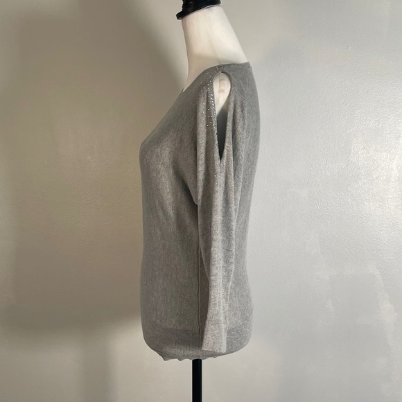 Loft Ash Gray Round Neck Clear Gemstone Cold Shoulder Long Sleeve Sweater XS - Picture 12 of 14